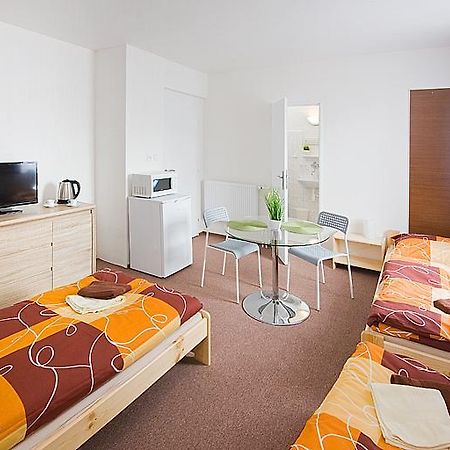 Penzion Ostrava-Levne Ubytovani ภายนอก รูปภาพ
